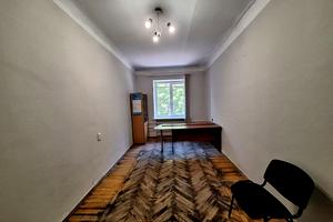 комерційна за адресою Богдана Хмельницького просп. (Героїв Сталінграда), 106А