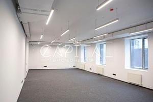 коммерческая по адресу Старокиївська, 10