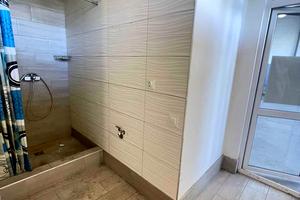 комерційна за адресою Андрея Шептицького вул., 20