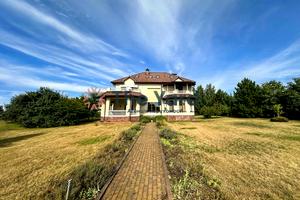 дом по адресу с. Вишенки, Карьерная ул., 12