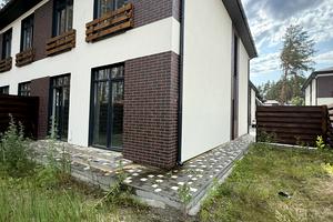 будинок за адресою Патріотів