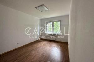 комерційна за адресою Бориса Гмирі вул., 7
