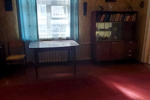 квартира за адресою Першотравнева, 2