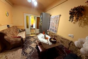 будинок за адресою Центральна, 32
