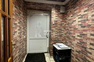 комерційна за адресою Старокиївська вул., 5