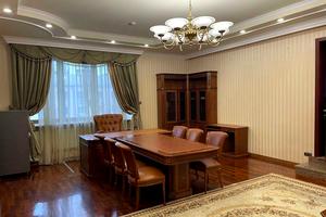 комерційна за адресою Липська вул., 10