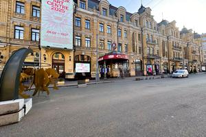 коммерческая по адресу Большая Васильковская ул. (Красноармейская), 1-3