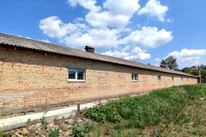 комерційна за адресою вул. Колгоспна, 22б