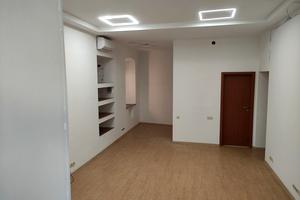 коммерческая по адресу Веры Холодной пл., 1