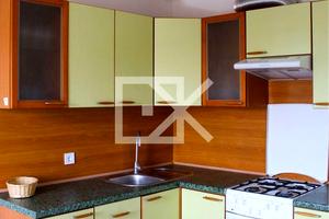 квартира за адресою Автозаводська вул., 93
