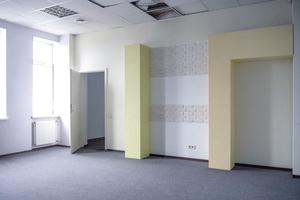 коммерческая по адресу Героїв Космосу ул., 4