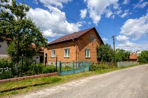 дом по адресу Центральна, 1