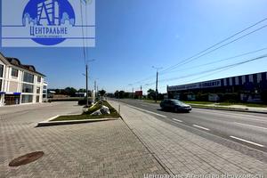 комерційна за адресою Хотинська вул., 39в