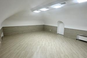 комерційна за адресою Ланжеронівська вул., 17