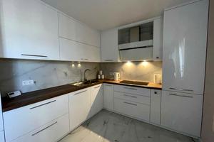 квартира за адресою Злуки просп., 47