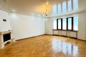 будинок за адресою набережна Незалежності вул.