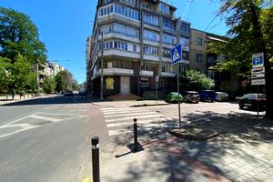 комерційна за адресою Івана Франка вул., 48