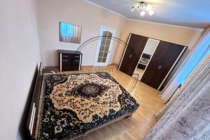 квартира за адресою Анни Ахматової вул., 13-Д