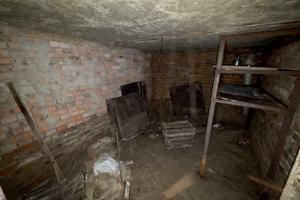 комерційна за адресою Тараса Редькіна вул. (Пєшкова), 1