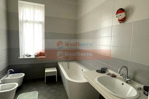 будинок за адресою Богатирська вул., 30б
