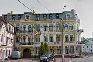 комерційна за адресою Хорива вул., 7А