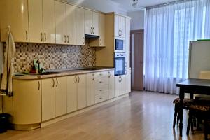 квартира за адресою Анни Ахматової вул., 22