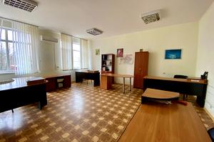 комерційна за адресою Казарського вул., 1/2