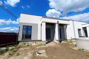 дом по адресу Кулика і Гудачека ул. (Макарова)