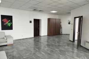 комерційна за адресою Чорновола вул., 29