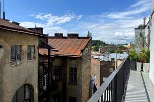 комерційна за адресою Степана Руданського вул., 1