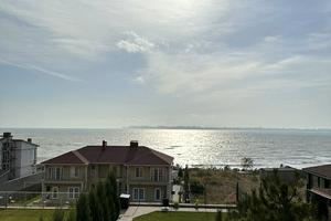 будинок за адресою Набережна вул.