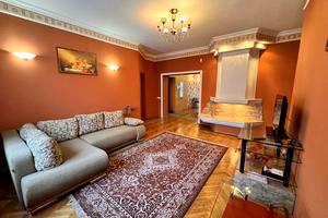 квартира за адресою Дорошенка вул., 5