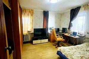 будинок за адресою Праці вул.