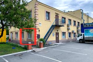 комерційна за адресою Лугова, 9П