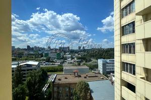 комерційна за адресою Антоновича вул. (Горького), 172