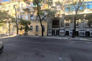 комерційна за адресою Канатна вул., 7