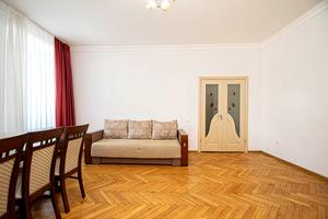 квартира по адресу Вячеслава Черновола ул., 2