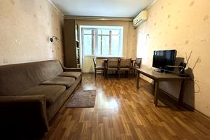 квартира за адресою Богдана Хмельницького просп. (Героїв Сталінграда), 10