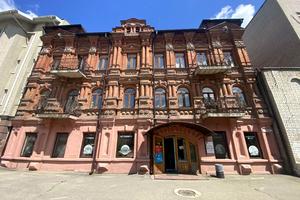 комерційна за адресою Ливарна вул., 13
