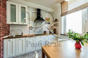 квартира за адресою Анни Ахматової вул., 22