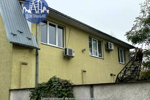 комерційна за адресою Чернівці, Нижньобазарна пл., 4-А