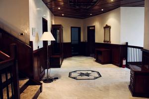 комерційна за адресою Андріївський узвіз, 7-А
