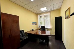 комерційна за адресою Валерія Лобановського просп. (Червонозоряний), 57