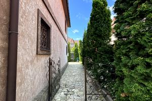 будинок за адресою Левка Ревуцького вул.
