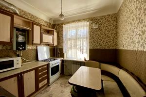 квартира за адресою 11-та Поздовжня вул., 1