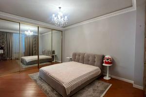 квартира по адресу Литературная ул., 1а