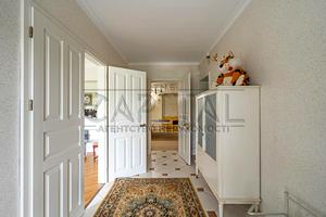 будинок за адресою Центральна, 3