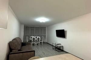 квартира за адресою Злуки просп., 7