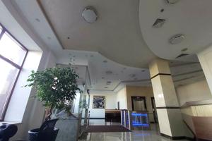 комерційна за адресою Петра Сагайдачного вул., 12