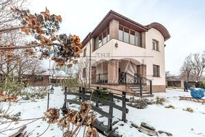 будинок за адресою Лугова, 32а